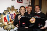 Amsterdam 12 januari 2011
Marco Borsato en Albert Verlinden kondigen samenwerking aan over kindermusical TBV War Child.Harald v Panhuis van de zwaluwhoeve is de sponsor
Peter Smulders bv