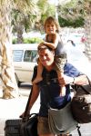 Curacao 2 januari 2010
Martijn Krabbe met zijn kinderen en oppas op vliegveld Hato na een vakantie.
Peter Smulders bv