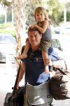 Curacao 2 januari 2010
Martijn Krabbe met zijn kinderen en oppas op vliegveld Hato na een vakantie.
Peter Smulders bv