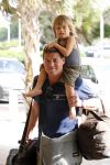 Curacao 2 januari 2010
Martijn Krabbe met zijn kinderen en oppas op vliegveld Hato na een vakantie.
Peter Smulders bv