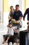 Curacao 2 januari 2010
Martijn Krabbe met zijn kinderen en oppas op vliegveld Hato na een vakantie.
Peter Smulders bv