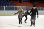 Amsterdam 4 januari 2011
Patty Brard en haar vriend Nicky v Dam schaatsend op de Jaap eden baan.
Peter Smulders bv