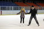 Amsterdam 4 januari 2011
Patty Brard en haar vriend Nicky v Dam schaatsend op de Jaap eden baan.
Peter Smulders bv