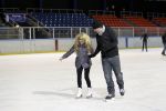 Amsterdam 4 januari 2011
Patty Brard en haar vriend Nicky v Dam schaatsend op de Jaap eden baan.
Peter Smulders bv