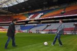 Amsterdam 7 januari 2011
Robert Leroy en George The van Volendam music in de arena.
Peter Smulders bv
