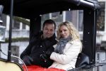 Amsterdam 13 december 2010
Tatjana en Peter v d Vorst in een koets rijdens over de Amsterdamse Grachtend voor opnames Programma waarin Tatjana op zoek gaat naar een man.
