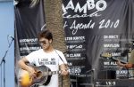 Curacao 24 december 2010
Waylon tijdens repetities op Mambo Beach. Hij draagt t shirt met leuke tekst.
Peter Smulders bv