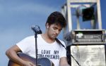 Curacao 24 december 2010
Waylon tijdens repetities op Mambo Beach. Hij draagt t shirt met leuke tekst.
Peter Smulders bv