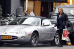 Amsterdam 22 december 2011
Anita Schuts met haar jaguar cabrio.
Peter Smulders bv