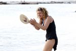 Curacao 31 december 2011
Annemarie v d Sar tennist op het strand van lions dive.
Peter Smulders bv