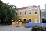 Curacao 30 december 2011
Rick Felderhof achter zijn computer en met krantje bij hotel avila beach.
Peter Smulders bv
