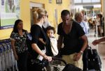 Curacao 8 januari 2012
Sunnery james haalt vrouw en Doutzen Kroes en zoon Phyllon op op het vliegveld van Curacao.
Peter Smulders bv