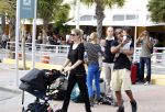 Curacao 8 januari 2012
Sunnery james haalt vrouw en Doutzen Kroes en zoon Phyllon op op het vliegveld van Curacao.
Peter Smulders bv