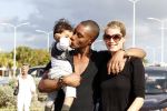 Curacao 8 januari 2012
Sunnery james haalt vrouw en Doutzen Kroes en zoon Phyllon op op het vliegveld van Curacao.
Peter Smulders bv
