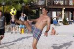 Curacao 29 december 2011
Jan Smit Nick en Simon en Kees Kwakman voetvolleyen tegen Frank de Boer Guido Albers en Edwin v d Sar op het strand van Lions dive. De artiesten winnen uiteindelijk met 4-1 in sets.
Peter Smulders bv