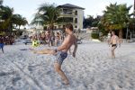 Curacao 29 december 2011
Jan Smit Nick en Simon en Kees Kwakman voetvolleyen tegen Frank de Boer Guido Albers en Edwin v d Sar op het strand van Lions dive. De artiesten winnen uiteindelijk met 4-1 in sets.
Peter Smulders bv