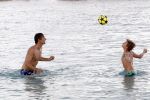 Curacao 31 december 2011
Edwin v d Sar met zijn zoon op Curacao.
Peter Smulders bv