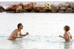 Curacao 31 december 2011
Edwin v d Sar met zijn zoon op Curacao.
Peter Smulders bv