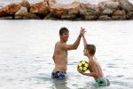Curacao 31 december 2011
Edwin v d Sar met zijn zoon op Curacao.
Peter Smulders bv