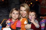 Amsterdam 7 december 2011
Elle v Rijn met kinderen bij event voor Kika in het Americain hotel.
Peter Smulders bv
