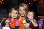 Amsterdam 7 december 2011
Elle v Rijn met kinderen bij event voor Kika in het Americain hotel.
Peter Smulders bv