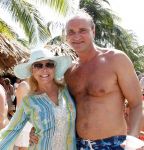 Curacao 1 januari 2012
Erik de Vlieger met zijn vrouw op Zanzibar.
Peter Smulders bv