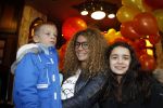 Amsterdam 4 december 2011
Premiere de gelaarsde kat in tuschinski. Fajah Lourens met haar kinderen
Peter Smulders bv
