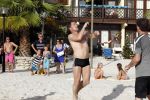 Curacao 29 december 2011
Jan Smit Nick en Simon en Kees Kwakman voetvolleyen tegen Frank de Boer Guido Albers en Edwin v d Sar op het strand van Lions dive. De artiesten winnen uiteindelijk met 4-1 in sets.
Peter Smulders bv