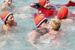 Curacao 1 januari 2011
Gerard Joling doet mee met de traditionele nieuwjaarsduik bij zanzibar.
Peter Smulders bv