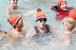 Curacao 1 januari 2011
Gerard Joling doet mee met de traditionele nieuwjaarsduik bij zanzibar.
Peter Smulders bv