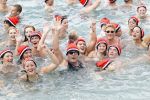 Curacao 1 januari 2011
Gerard Joling doet mee met de traditionele nieuwjaarsduik bij zanzibar.
Peter Smulders bv