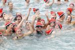Curacao 1 januari 2011
Gerard Joling doet mee met de traditionele nieuwjaarsduik bij zanzibar.
Peter Smulders bv