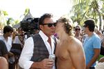 Curacao 7 januari 2012
Gerard Joling opnames videoclip op zanzibar. Patty Brard doet de regie. Gerard met een mannelijke fan
Peter Smulders bv