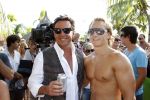 Curacao 7 januari 2012
Gerard Joling opnames videoclip op zanzibar. Patty Brard doet de regie. Gerard met een mannelijke fan
Peter Smulders bv