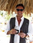 Curacao 7 januari 2012
Gerard Joling opnames videoclip op zanzibar. Patty Brard doet de regie.
Peter Smulders bv