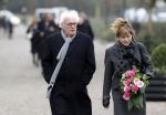 Amsterdam 21 december 2011
Crematie Olga Madsen op westgaarde. Henk Spaan met vrouw
Peter Smulders bv