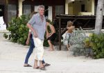 Curacao 31 december 2011
Jaap Buijs en zijn vrouw kijken naar het voetvolley van Jan Smit bij lions dive.
Peter Smulders bv