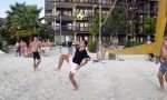Curacao 29 december 2011
Jan Smit Nick en Simon en Kees Kwakman voetvolleyen tegen Frank de Boer Guido Albers en Edwin v d Sar op het strand van Lions dive. De artiesten winnen uiteindelijk met 4-1 in sets.
Peter Smulders bv