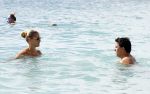 Curacao 31 december 2011
Jan en Lisa Smit op Jan zijn verjaardag in zee en bij Mambo beach.
Peter Smulders bv