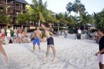 Curacao 29 december 2011
Jan Smit Nick en Simon en Kees Kwakman voetvolleyen tegen Frank de Boer Guido Albers en Edwin v d Sar op het strand van Lions dive. De artiesten winnen uiteindelijk met 4-1 in sets.
Peter Smulders bv