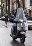 Amsterdam 17 december 2011
Leco v Zadelhoff op zijn vespa scooter.
Peter Smulders bv