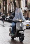 Amsterdam 17 december 2011
Leco v Zadelhoff op zijn vespa scooter.
Peter Smulders bv