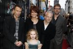 Amsterdam 7 december 2011
Premiere van het gordijnpaleis in Tuschinski. Leontine Borsato met Dana Goldberg  Norbert ter Hall en Robert Alberdinck Thijm en Raymond Thiry
Peter Smulders bv