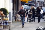 Amsterdam 24 december 2011
Marc Marie Huybregts doet boodschappen op de cornelis schuytstraat en fietst daarna naar huis.
Peter Smulders bv