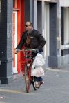 Amsterdam 24 december 2011
Marc Marie Huybregts doet boodschappen op de cornelis schuytstraat en fietst daarna naar huis.
Peter Smulders bv