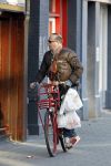 Amsterdam 24 december 2011
Marc Marie Huybregts doet boodschappen op de cornelis schuytstraat en fietst daarna naar huis.
Peter Smulders bv