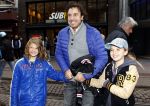 Amsterdam 7 december 2011
Marco Borsato met jada en Senna.
Peter Smulders bv