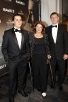 Den Haag 1 december 2011
Premiere Ramses in de schowburg van Den Haag. Marja v Bijsterveldt met gebroken voet en man en zoon
Peter Smulders bv