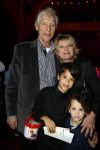 Amsterdam 22 december 2011
Premiere kerstcircus in carre. Martine Bijl en Berend Boudewijn met kleinkinderen
Peter Smulders bv