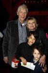 Amsterdam 22 december 2011
Premiere kerstcircus in carre. Martine Bijl en Berend Boudewijn met kleinkinderen
Peter Smulders bv